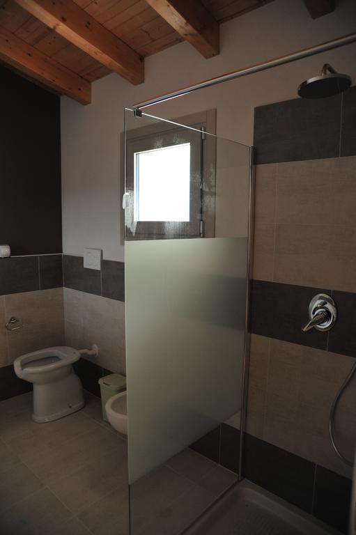 Agriturismo Le Fontane Sale Marasino Oda fotoğraf