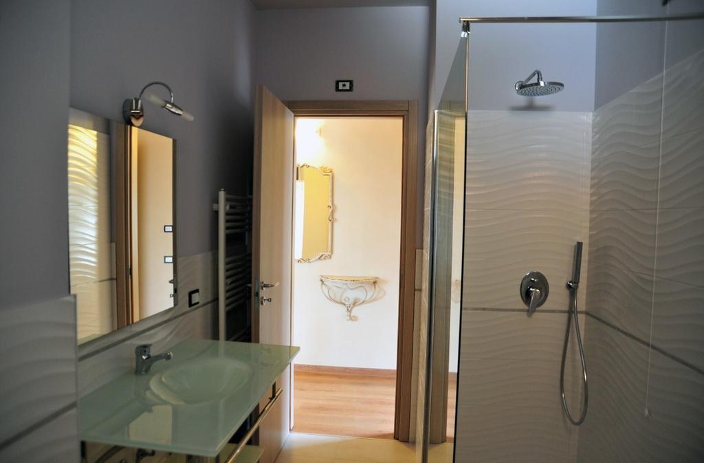 Agriturismo Le Fontane Sale Marasino Oda fotoğraf